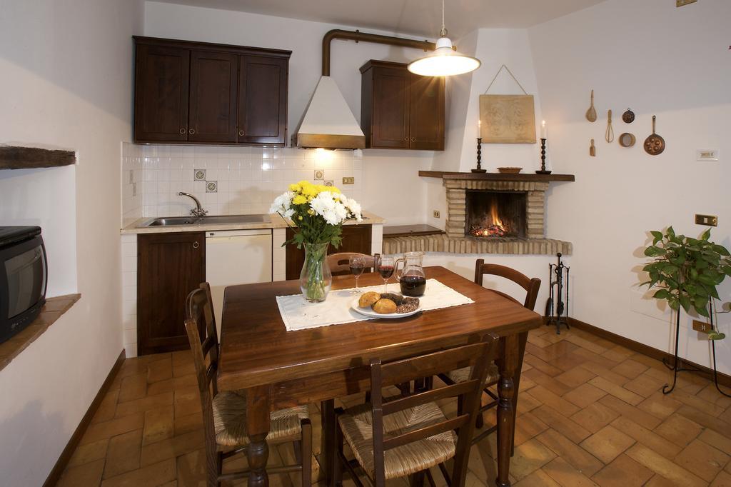 Brigolante Guest Apartments Assisi Szoba fotó